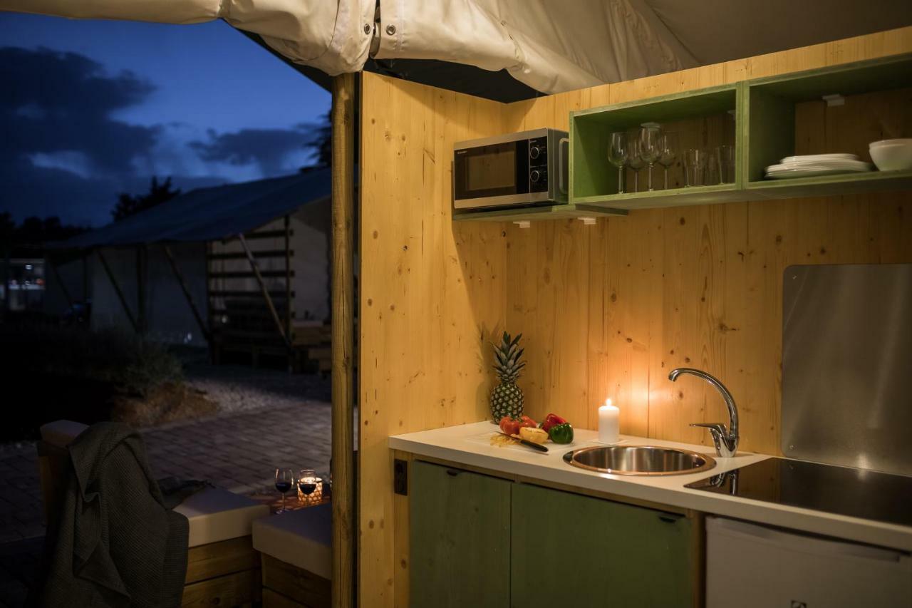Mobile Homes Camping Santa Marina, Lanterna Tar-Vabriga Exterior photo Kitchen in a Canvas Camp