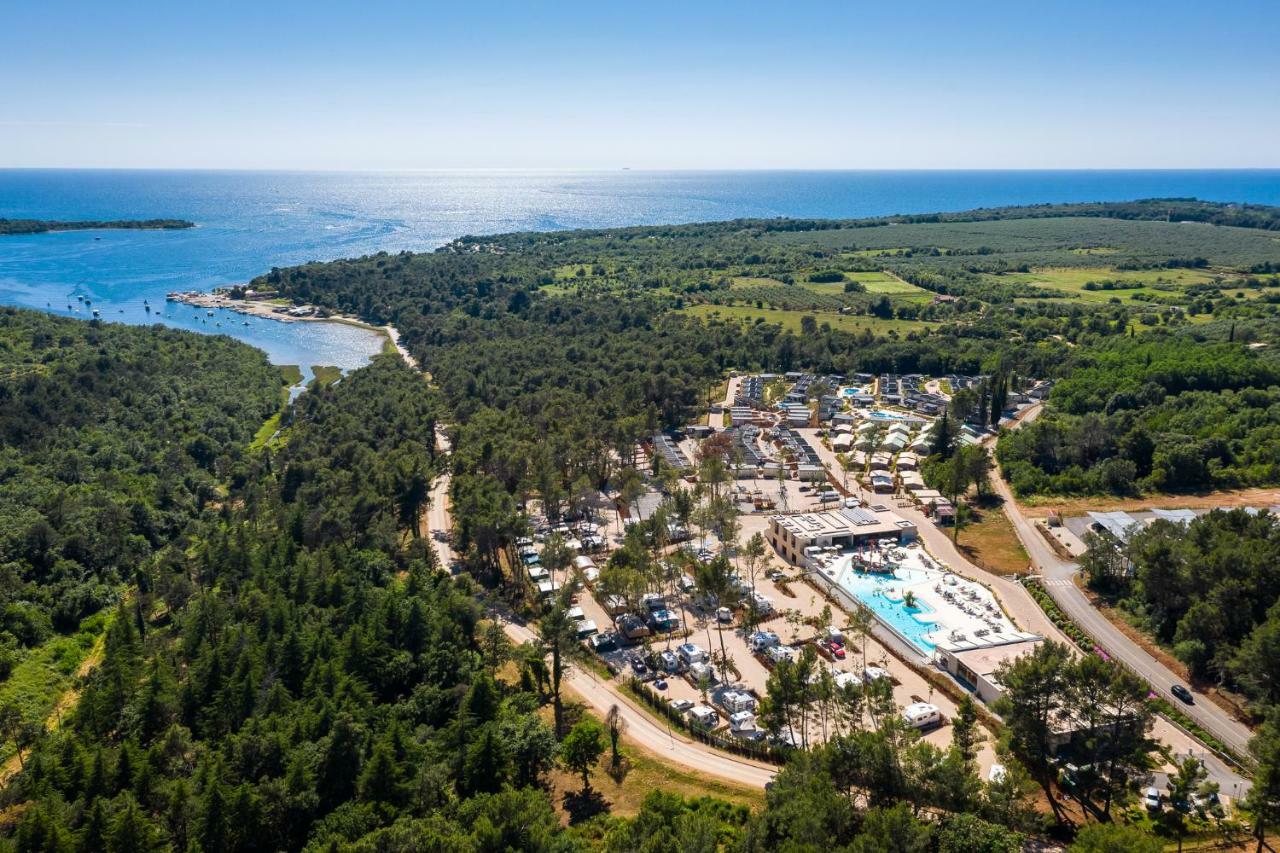 Mobile Homes Camping Santa Marina, Lanterna Tar-Vabriga Exterior photo Aerial view of the resort