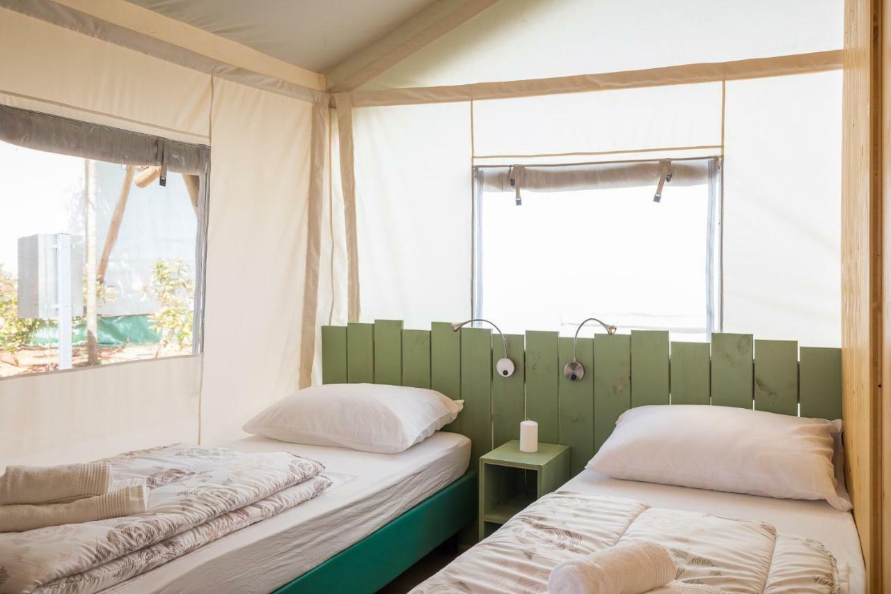 Mobile Homes Camping Santa Marina, Lanterna Tar-Vabriga Exterior photo Interior of a tent
